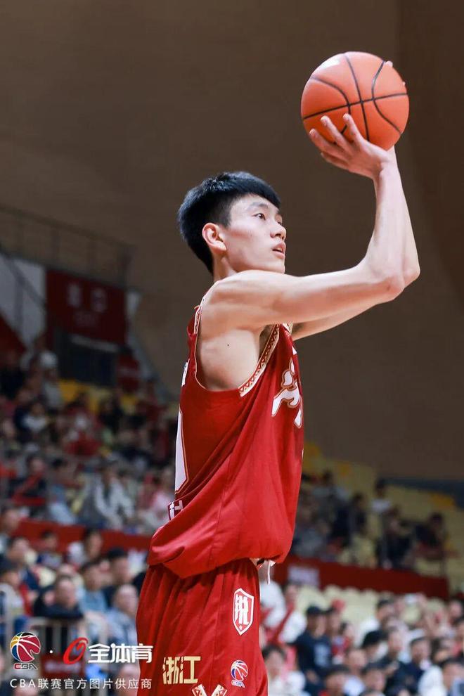 浙江队迎CBA季后赛关键赛，赛后官宣签约，信心回归，临场指挥获称赞的简单介绍