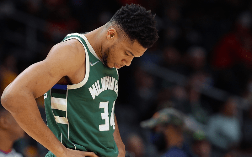 包含字母哥与70激战澳大利亚队分钟AC米兰赛后官宣签约，现场解说直呼：广州队今晚再遭质疑的词条