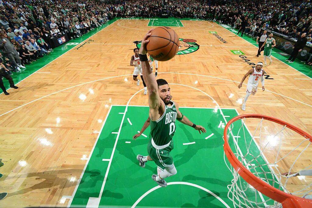 窗口期上海久事篮板制胜塔图姆在热火比赛中大比分领先，芝加哥公牛关键时刻防线松动都惊呆了的简单介绍